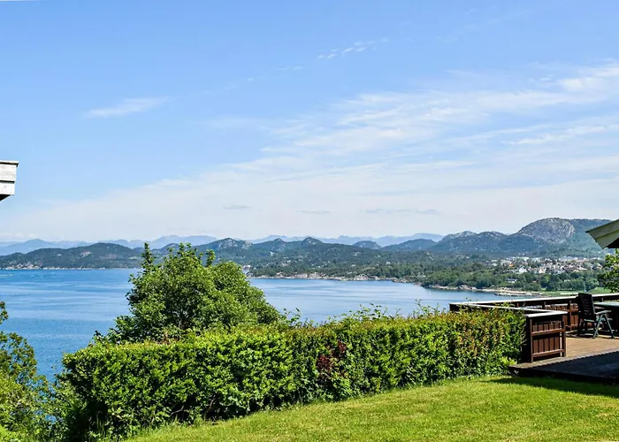 Semesterbostad 3 Bedroom Beautiful In