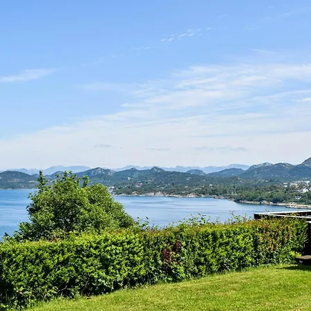 Casa vacanze Gorgeous Home In Hommersak With Wifi