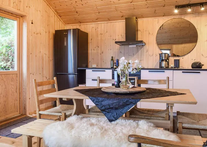 3 Bedroom Beautiful In Hommersåk